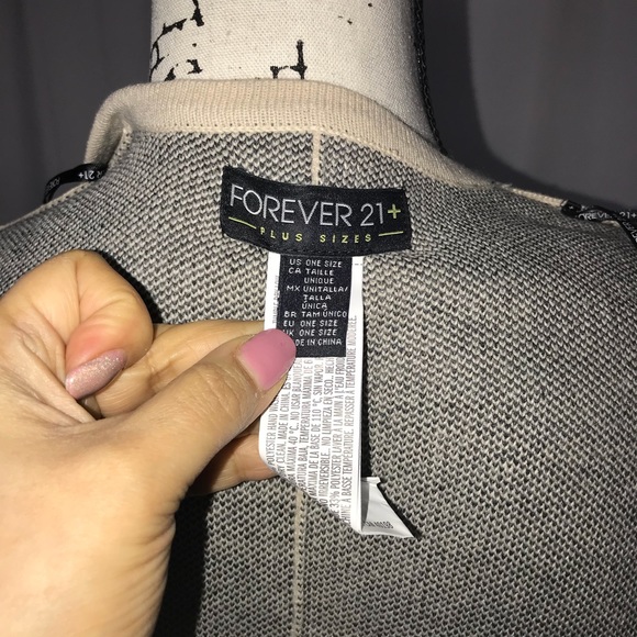 Plus Size Shaw - Picture 3 of 3